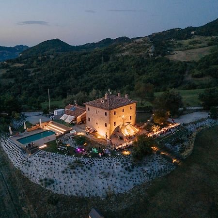 Palazzo Serre - Natura & Piscina 산레오 외부 사진