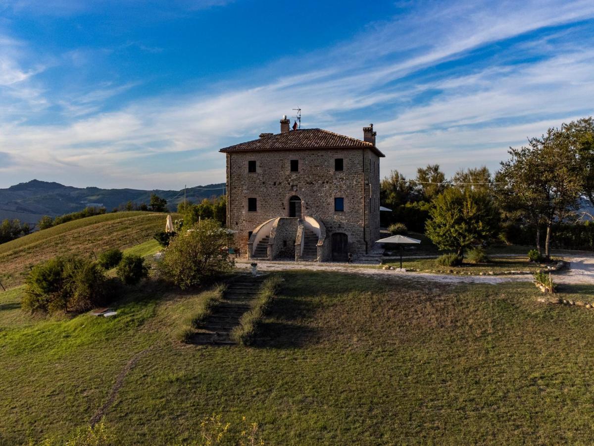 Palazzo Serre - Natura & Piscina 산레오 외부 사진