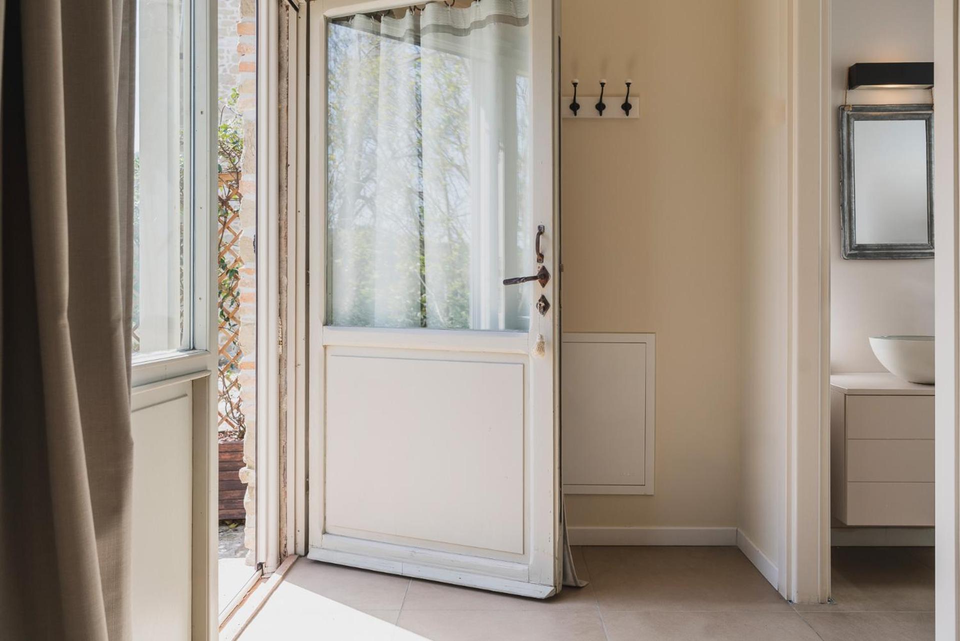Palazzo Serre - Natura & Piscina 산레오 외부 사진