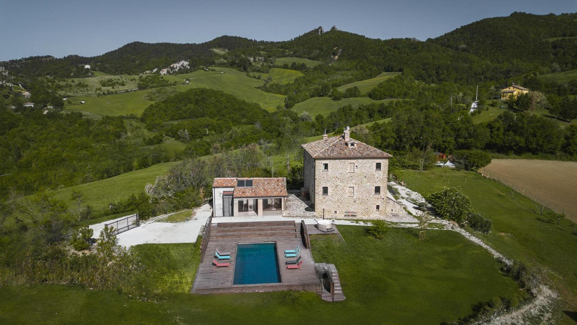 Palazzo Serre - Natura & Piscina 산레오 외부 사진